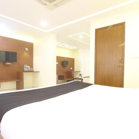 Divines Business Hotel Kuzhittura Экстерьер фото